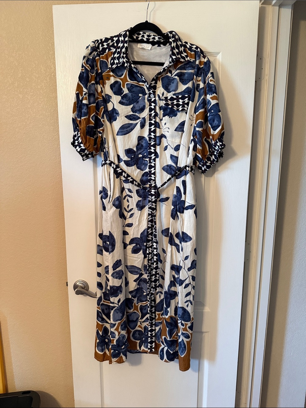 18. Entro 1X Women’s Floral Button-Front Midi Dress in Blue and Brown